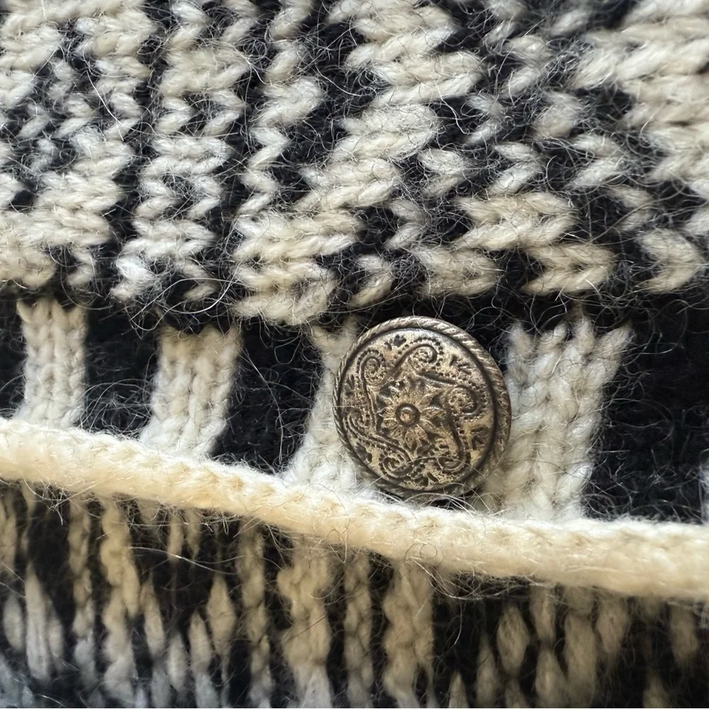 Wool Blend Long Cardigan Sweater Black white fair isle metal buttons Small